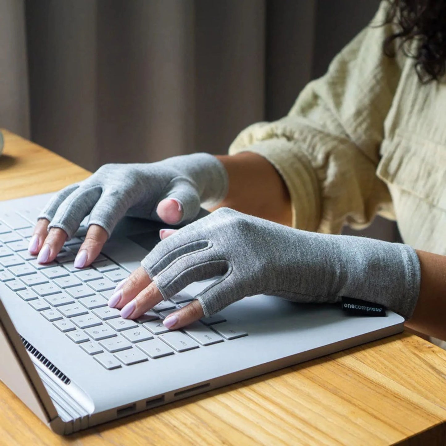 Flexora™ Muñequera Ortopédica de Compresión Inteligente